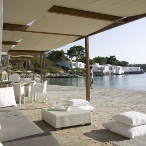 Minos Beach Art Hotel