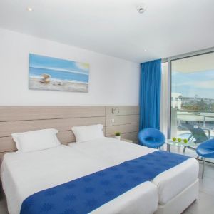 Limanaki Beach Hotel and Suites