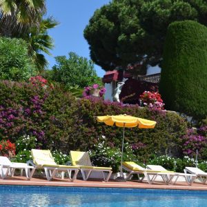 Hotel Roger de Flor by Seleqtta
