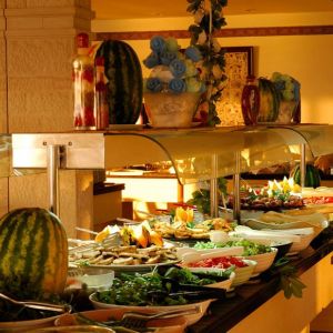 Hotel Aska Just In Beach