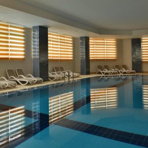 Hotel Side Crown Serenity
