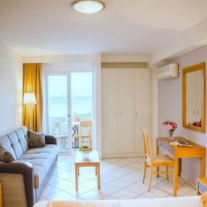 Faedra Beach Hotel