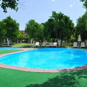 CASTLE PARK HOTEL