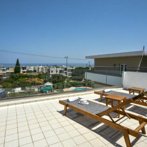 Iraklis Apartments