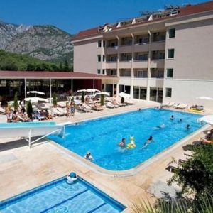 CASTLE PARK HOTEL