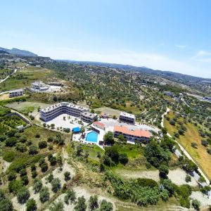 Hillside Studios and Apartments