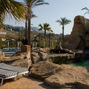 Hotel Holiday World Resort (sau similar 4*)