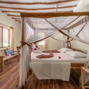 Hakuna Majiwe Beach Lodge