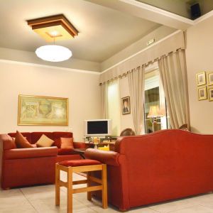 Ioni Hotel