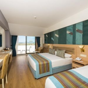 Dream World Hill Resort