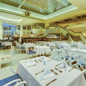 Hotel Aurora Oriental Resort