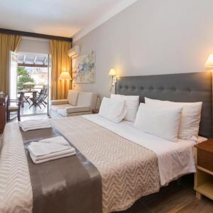 Hotel Across Opera Blue (Ex. Hotel Omiros)