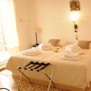 Hotel Akrotiri