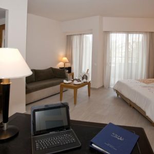 Minos Aparthotel
