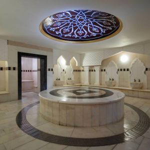 Hotel Crystal Admiral Resort Suites and SPA