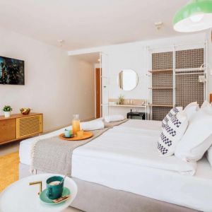 Ibis Styles Golden Sands Roomer Hotel