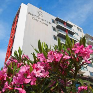 Hotel Semiramis City