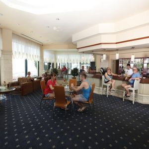 Hotel Aska Just In Beach