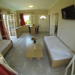 Hotel Happyland