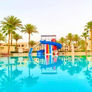 Ivy Cyrene Island Aqua Park Resort