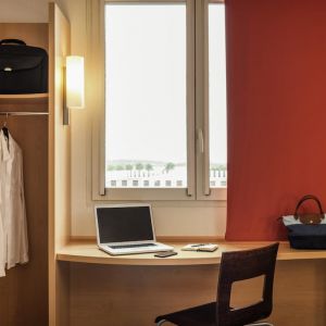 Hotel ibis Paris 17 Clichy Batignolles ( ex Berthier)