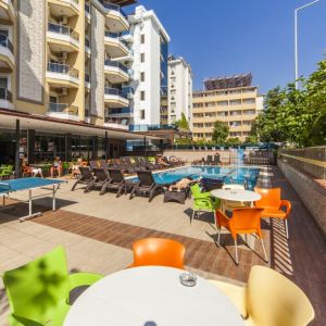Hotel Kleopatra Ada Beach