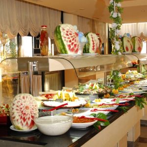 Hotel Aska Just In Beach
