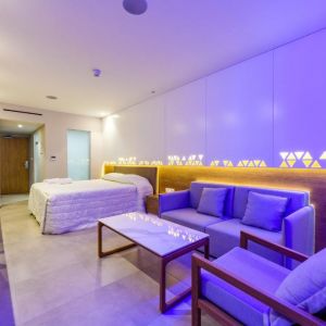 Tasia Maris Seasons Hotel