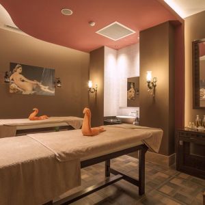 Hotel Orange Palace Side