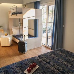 Kronos Hotel