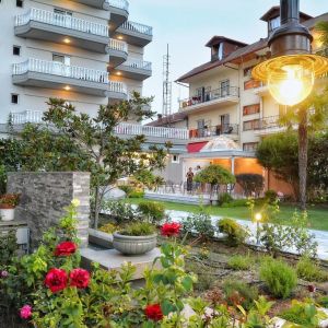 Ioni Hotel