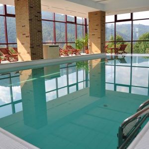 Complex Turistic Valea cu Pesti