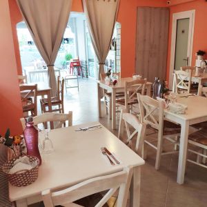 Ouzas Luxury Hotel