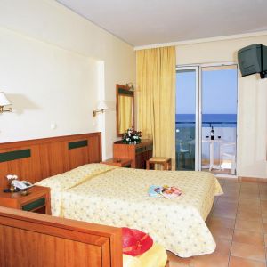 Hotel Lefkoniko Bay