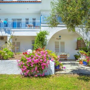 Faros Apartments