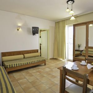 Hotel Lefkoniko Bay