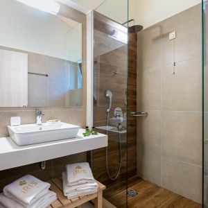 Airis Boutique and Suites