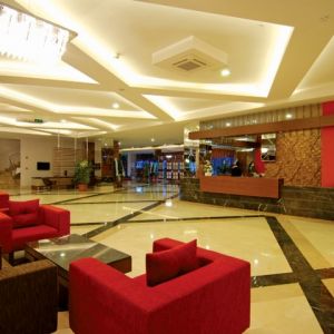 Hotel Commodore Elite Suites and Spa