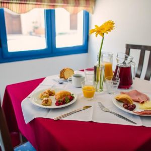 Iliana Apartments and Hotel