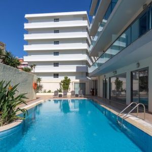 Manousos City Hotel