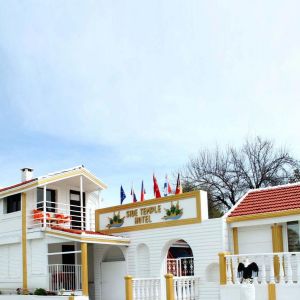 Side Temple Hotel
