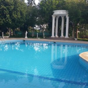 Hotel Crown Resort Henipa