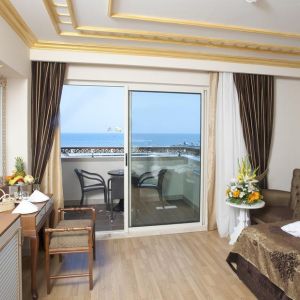 Hotel Crystal Palace Luxury Resort and Spa