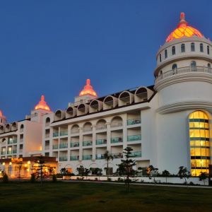 Hotel Side Crown Serenity