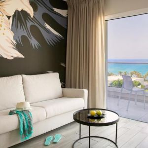 Vangelis Hotel and Suites