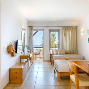 Hotel Louis Althea Beach