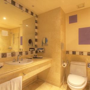 Hotel Grand Rotana Resort and Spa