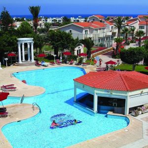 Hotel Crown Resort Henipa