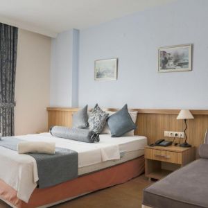 Ponz Hotel