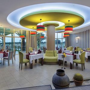 Hotel Euphoria Palm Beach Resort